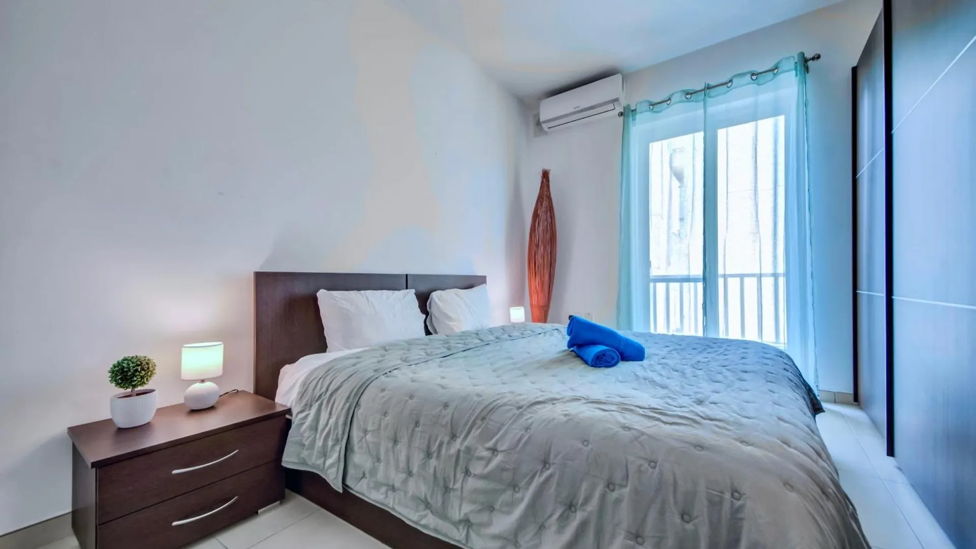 Super Location, St Julians, 2 Bedroom, Paceville Apt 7 By Vaganza Saint Julian's Apartment