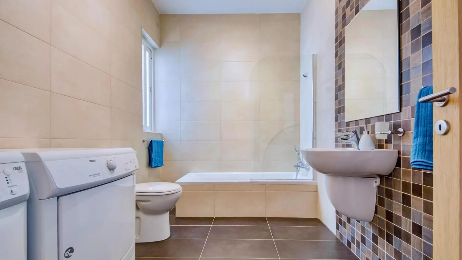 Super Location, St Julians, 2 Bedroom, Paceville Apt 7 By Vaganza Saint Julian's 0*,