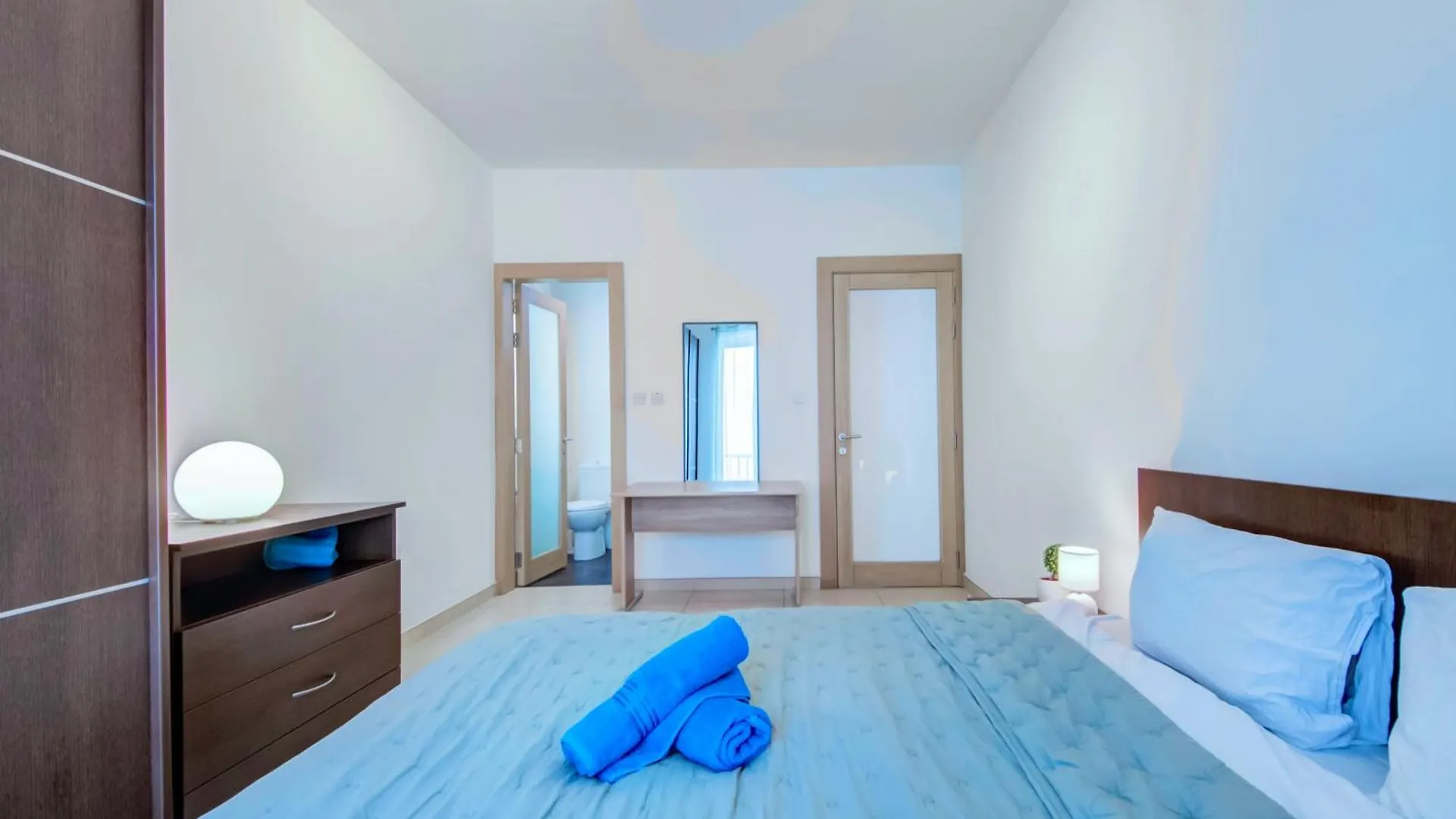Super Location, St Julians, 2 Bedroom, Paceville Apt 7 By Vaganza Saint Julian's Apartment