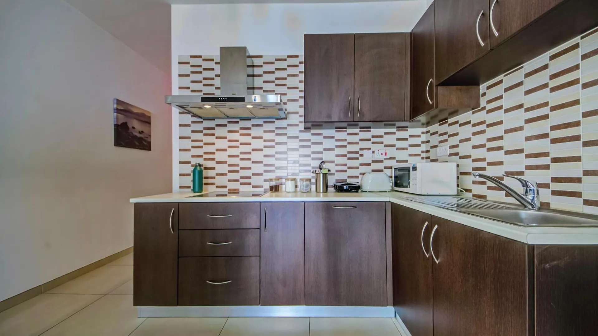 Super Location, St Julians, 2 Bedroom, Paceville Apt 7 By Vaganza Saint Julian's Apartment