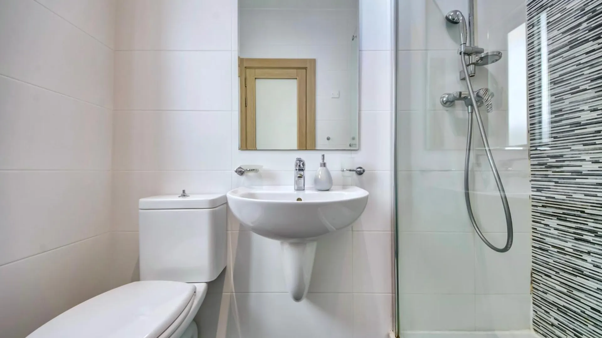 Super Location, St Julians, 2 Bedroom, Paceville Apt 7 By Vaganza Saint Julian's Apartment