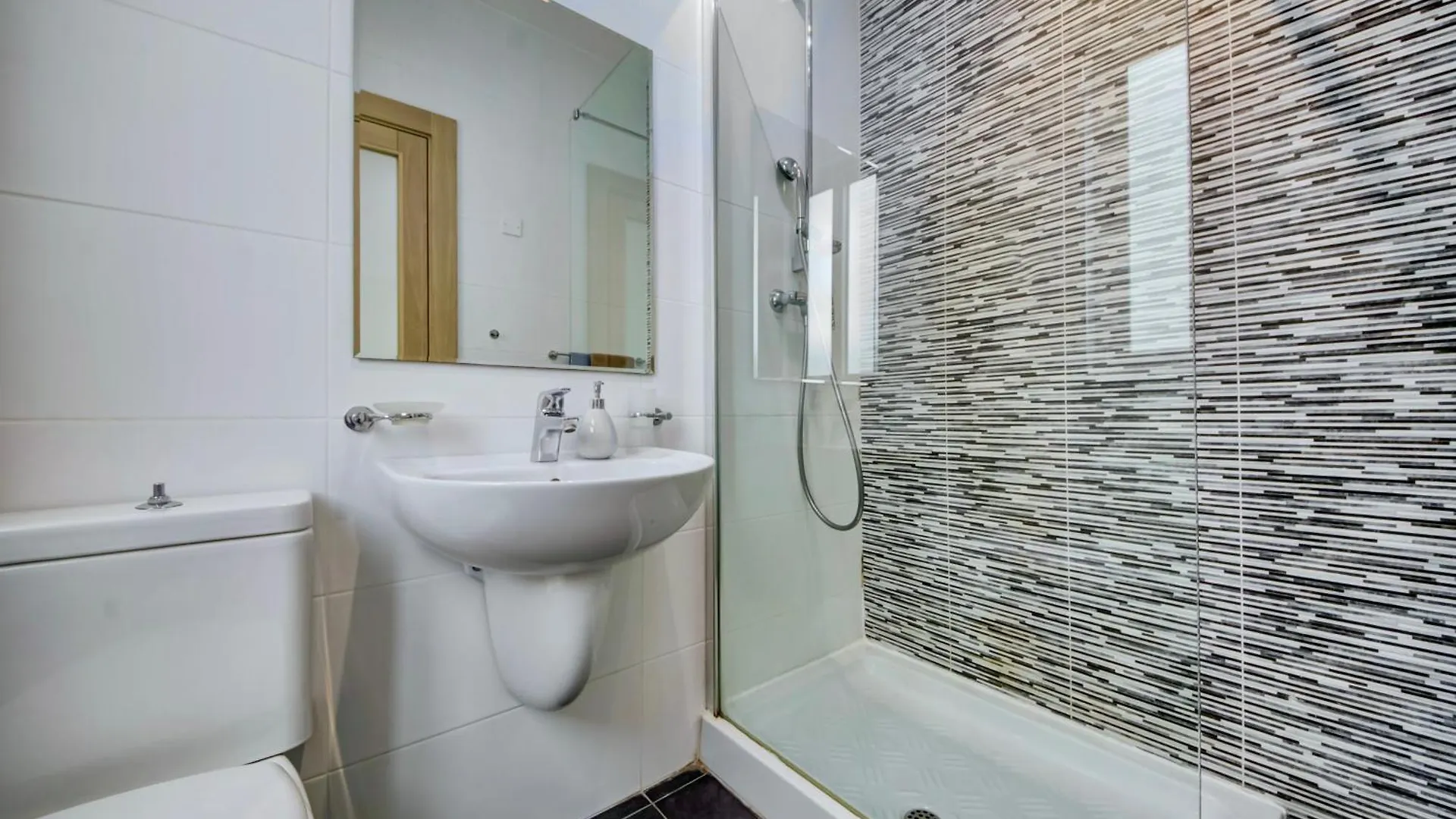 Super Location, St Julians, 2 Bedroom, Paceville Apt 7 By Vaganza Saint Julian's